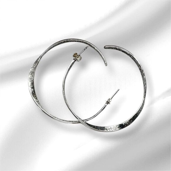 Silpada P1731 Retired TWIST OF FATE Oxidized Sterling Silver Hoop Earring - Picture 1 of 4